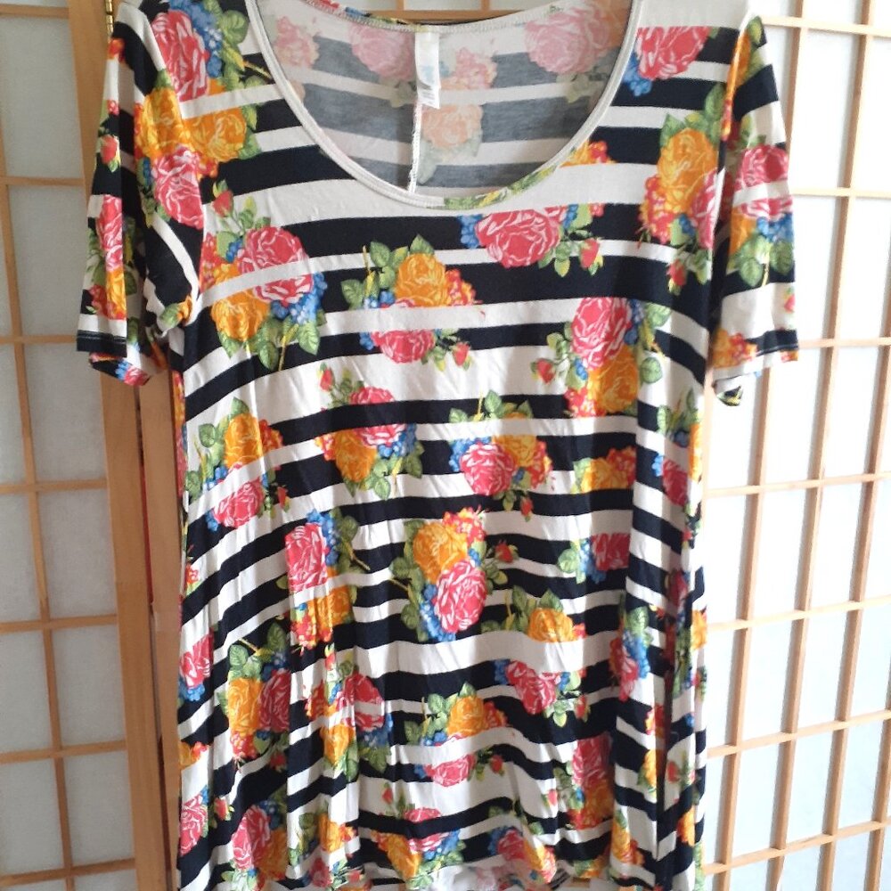 LULAROE PERFECT T JULIA PRINT UNICORN SHIRT TOP ROSES RARE!-WOMENS SIZE XS 2-4